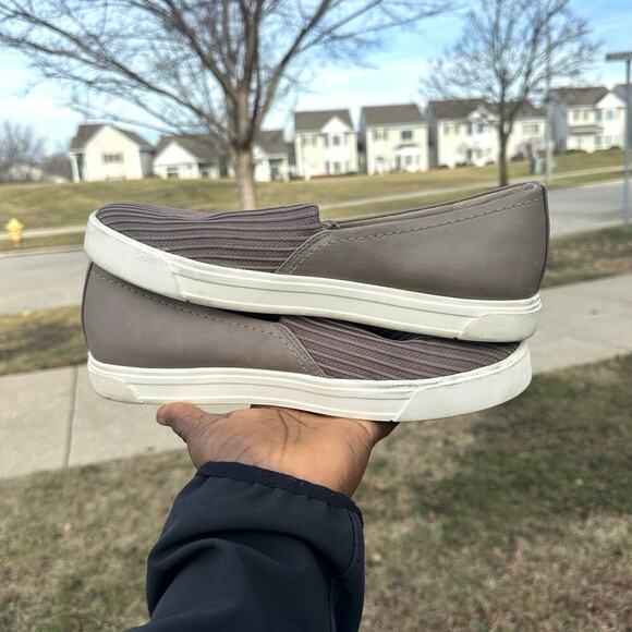 Naturalizer Women’s Brogan Stretch Slip-On Sneakers Size 11 Taupe - Picture 12 of 12